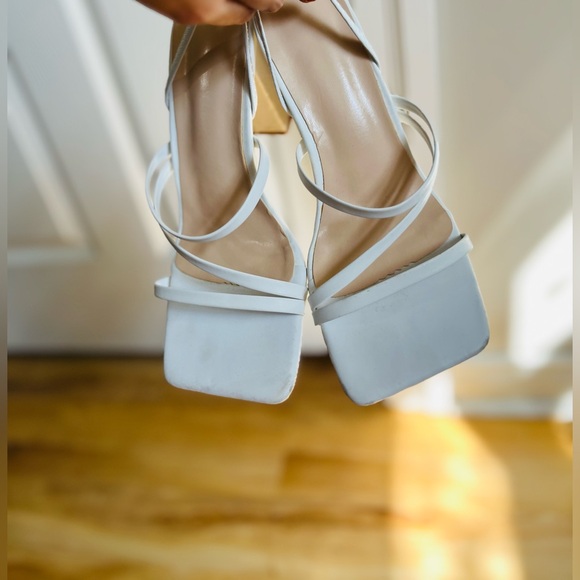 Heels - Picture 3 of 3